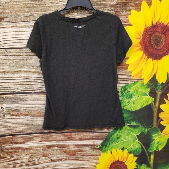 Sketchers short Sleeve gray/pink tee Pre-owned - Picture 4 of 5